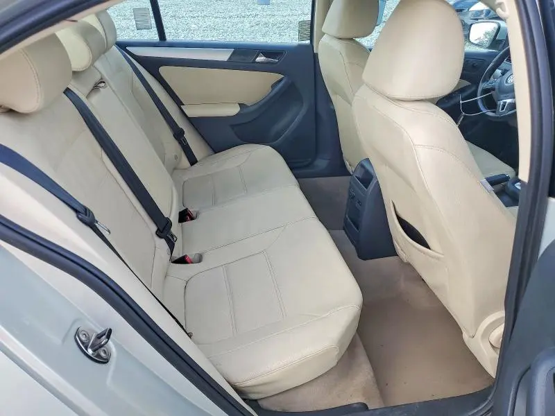 2011 VOLKSWAGEN JETTA SEL  
