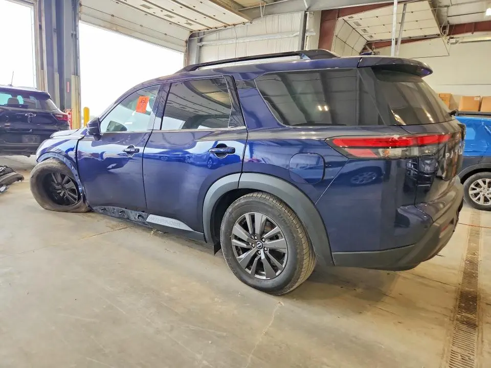 2022 NISSAN PATHFINDER SV  