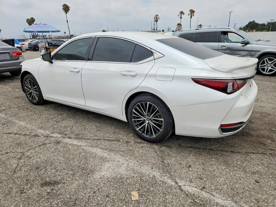 2025 LEXUS ES 300H BASE  