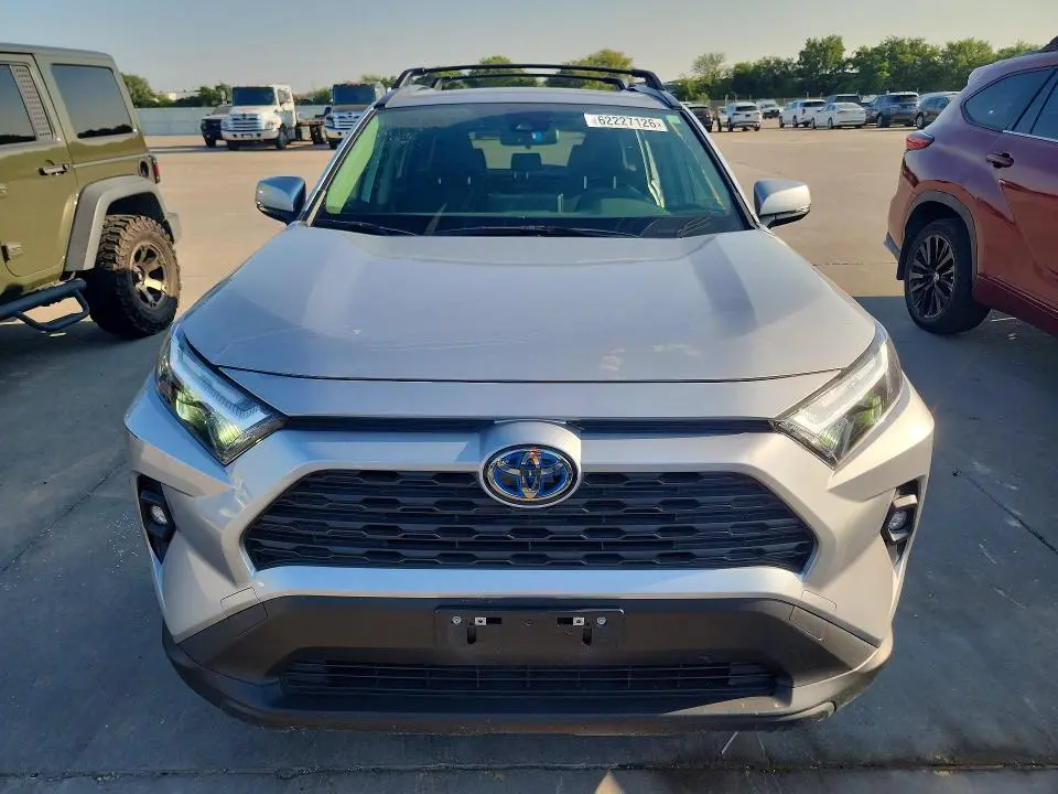 2024 TOYOTA RAV4 XLE PREMIUM  