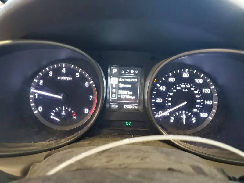 2017 HYUNDAI SANTA FE SE  