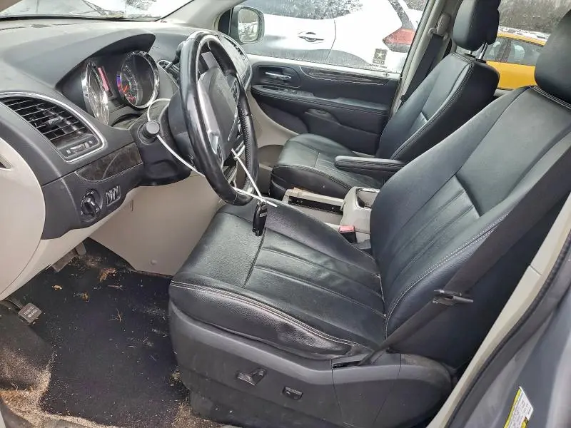 2013 CHRYSLER TOWN & COUNTRY TOURING  