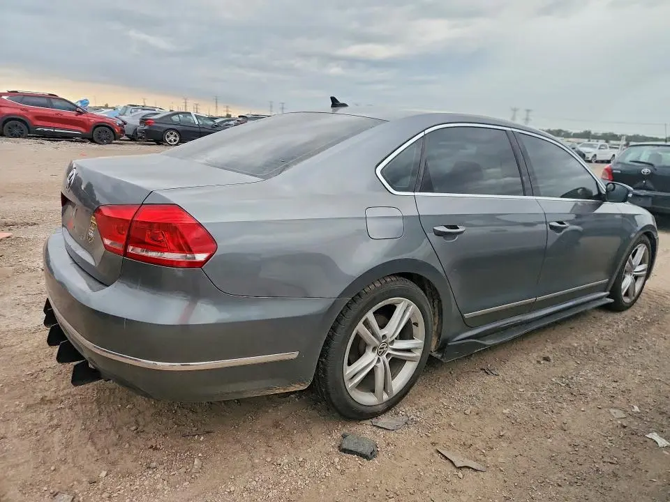 2015 VOLKSWAGEN PASSAT SEL  