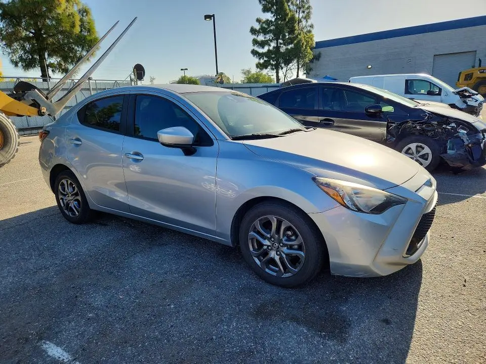 2019 TOYOTA YARIS LE  