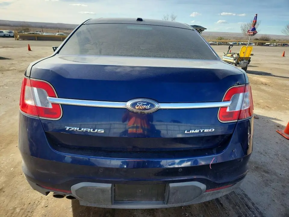 2011 FORD TAURUS LIMITED  