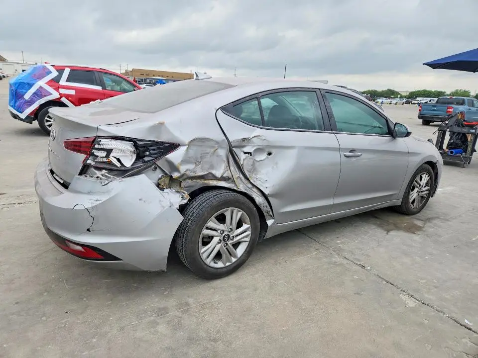 2020 HYUNDAI ELANTRA SEL  