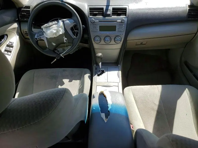 2010 TOYOTA CAMRY LE  