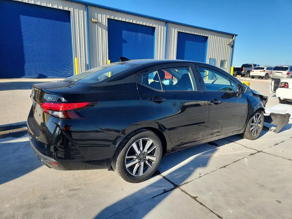 2023 NISSAN VERSA SV  