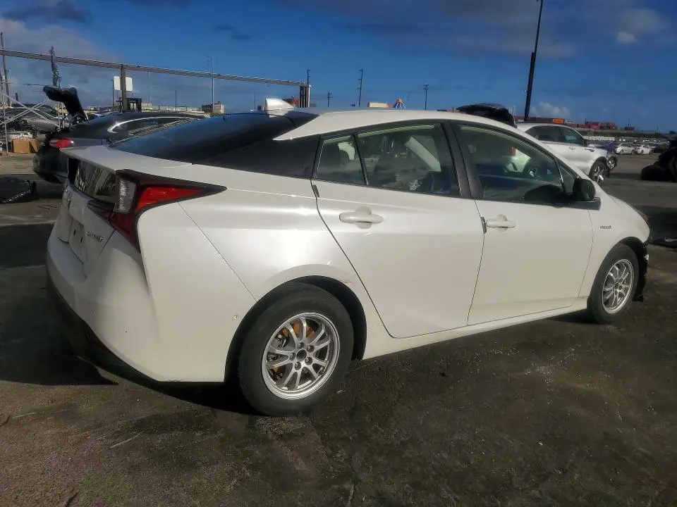 2020 TOYOTA PRIUS LE  
