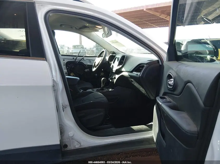 2019 JEEP CHEROKEE LATITUDE FWD