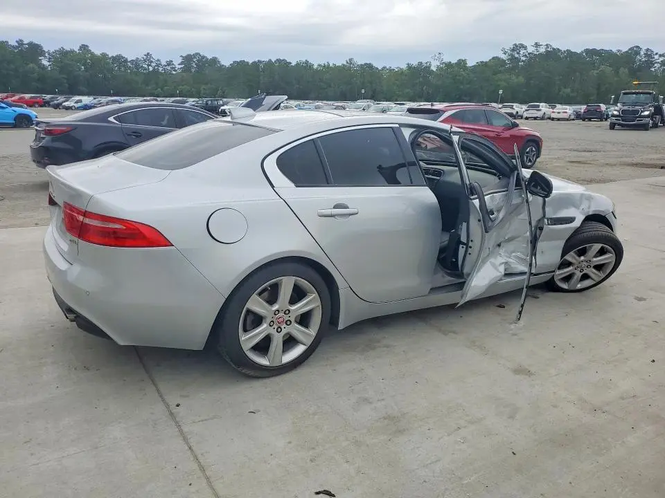 2017 JAGUAR XE PREMIUM  