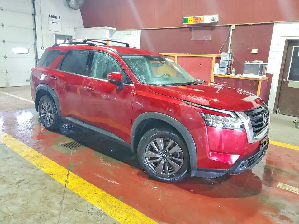 2022 NISSAN PATHFINDER SV  