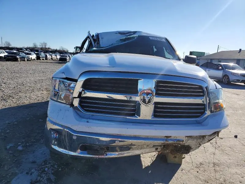 2015 RAM 1500 SLT  
