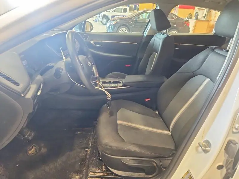 2021 HYUNDAI SONATA SE  