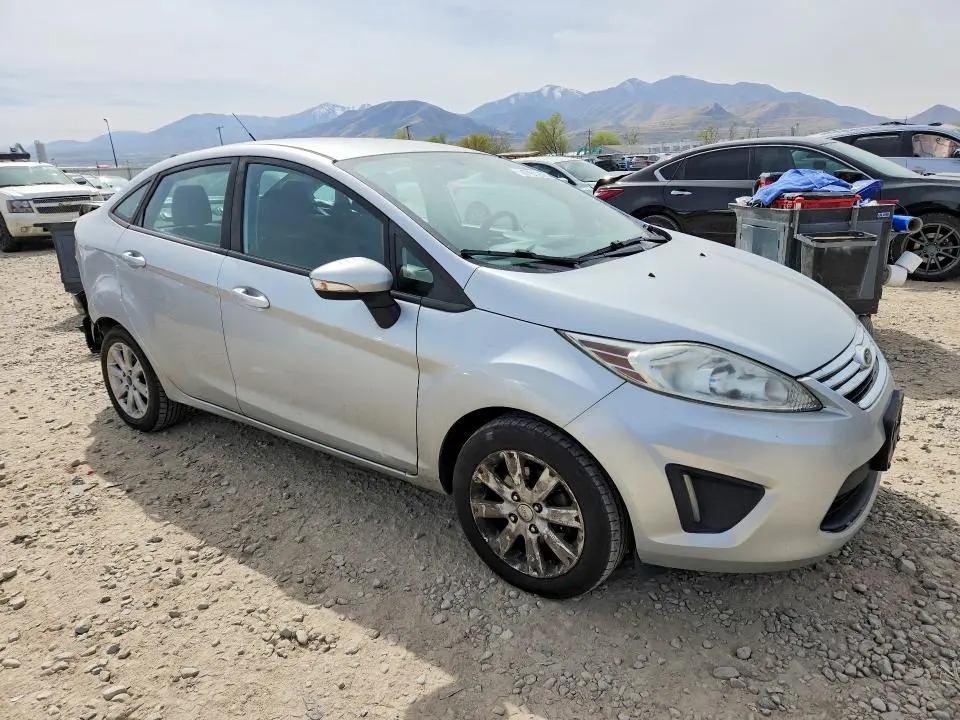 2013 FORD FIESTA SE  