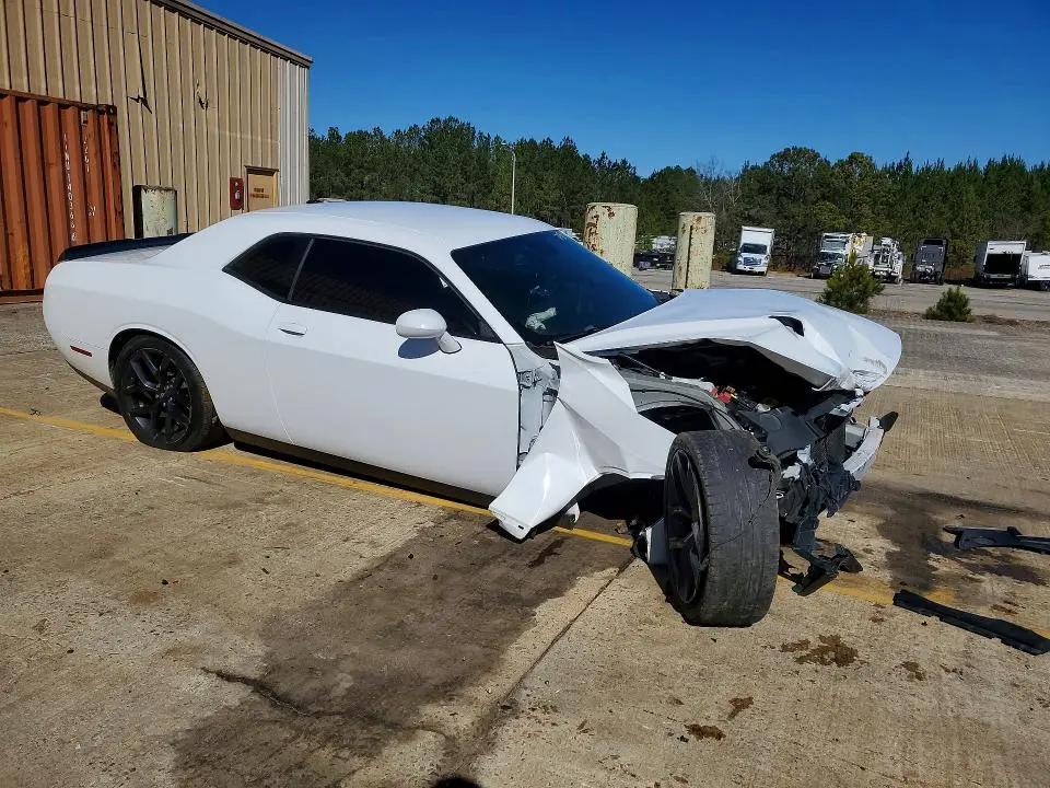 2022 DODGE CHALLENGER SXT  