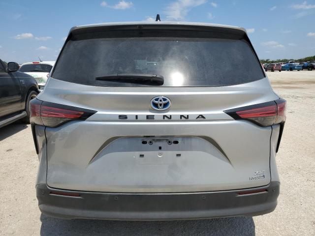 2022 TOYOTA SIENNA XLE