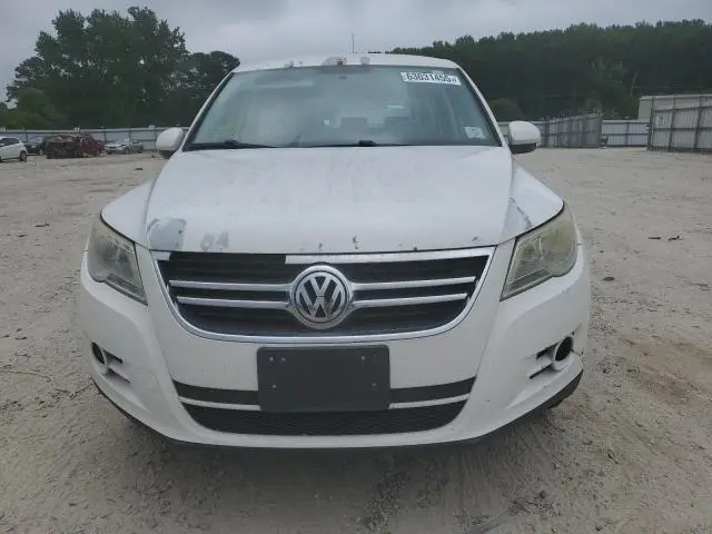 2011 VOLKSWAGEN TIGUAN S  