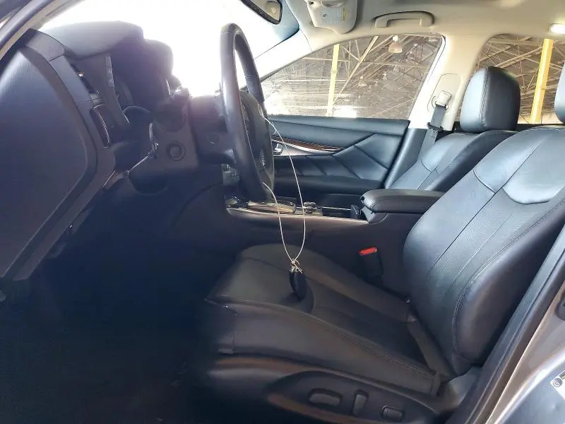 2019 INFINITI Q70 3.7 LUXE  