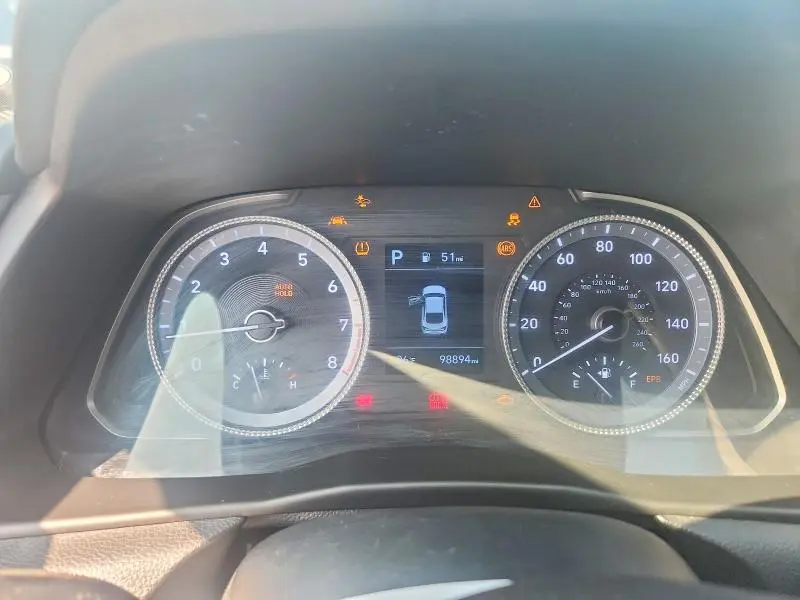 2023 HYUNDAI SONATA SE  