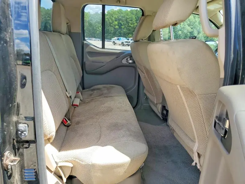 2015 NISSAN FRONTIER S  