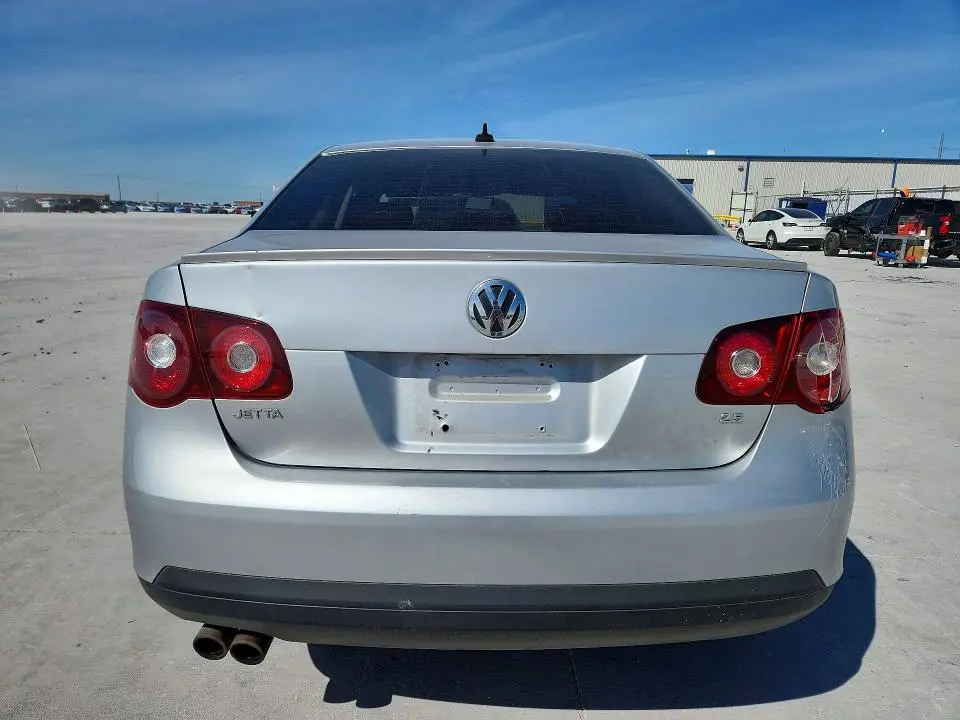 2010 VOLKSWAGEN JETTA SE  