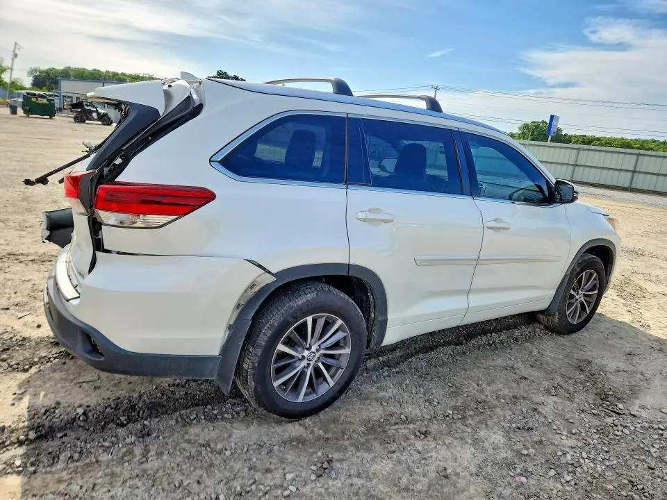 2018 TOYOTA HIGHLANDER XLE  