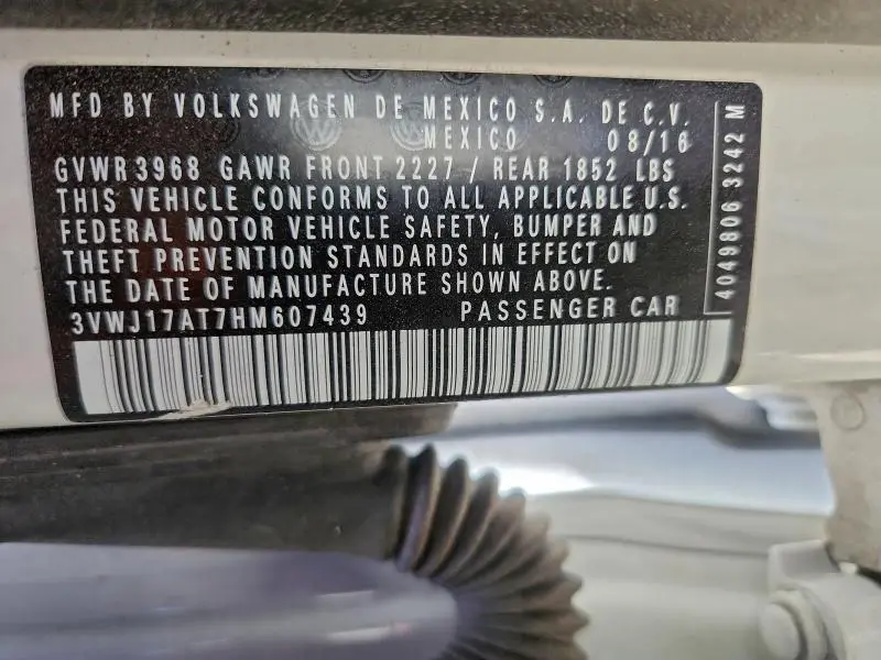 2017 VOLKSWAGEN BEETLE SE  