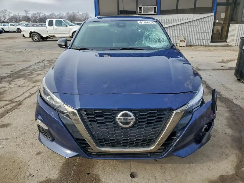 2021 NISSAN ALTIMA SR  