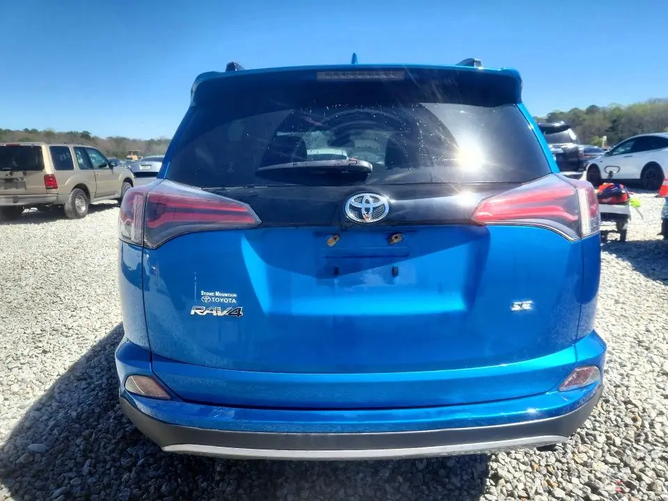 2017 TOYOTA RAV4 SE  