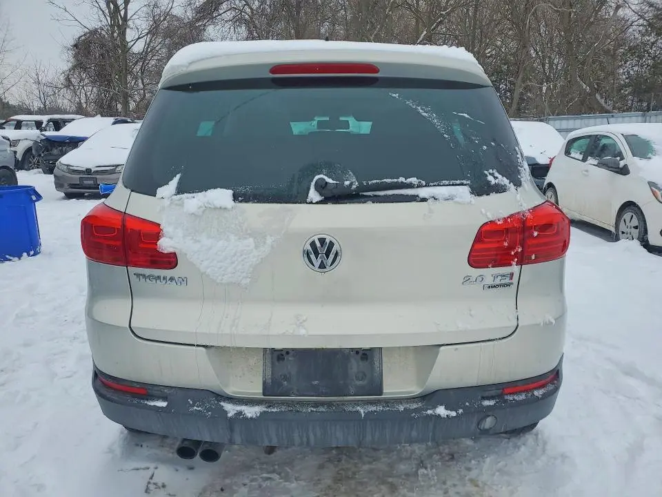 2014 VOLKSWAGEN TIGUAN S  