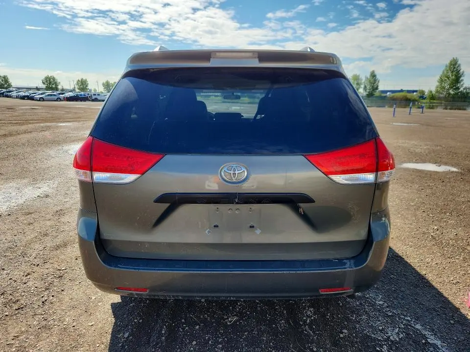 2011 TOYOTA SIENNA BASE 7-PASSENGER  