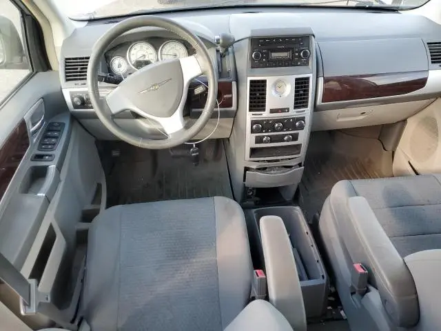 2010 CHRYSLER TOWN & COUNTRY TOURING  