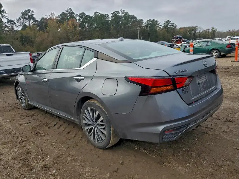 2023 NISSAN ALTIMA SV  