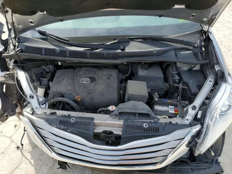 2017 TOYOTA SIENNA XLE 8-PASSENGER  