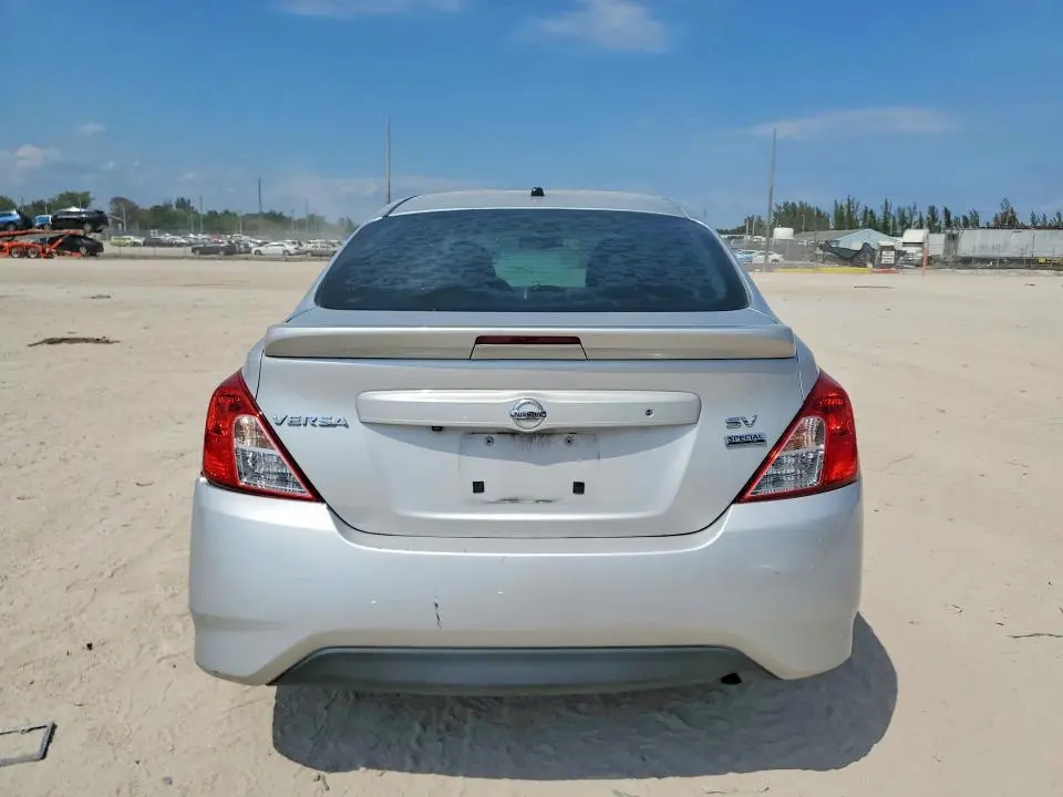 2018 NISSAN VERSA SV  