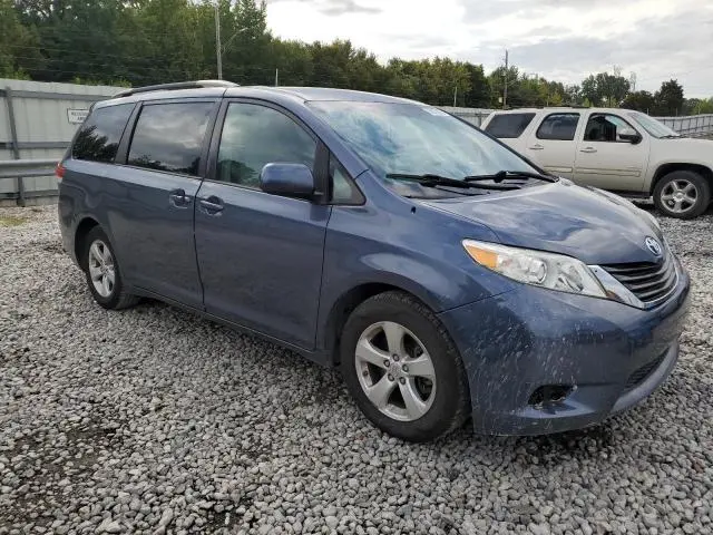 2014 TOYOTA SIENNA LE  
