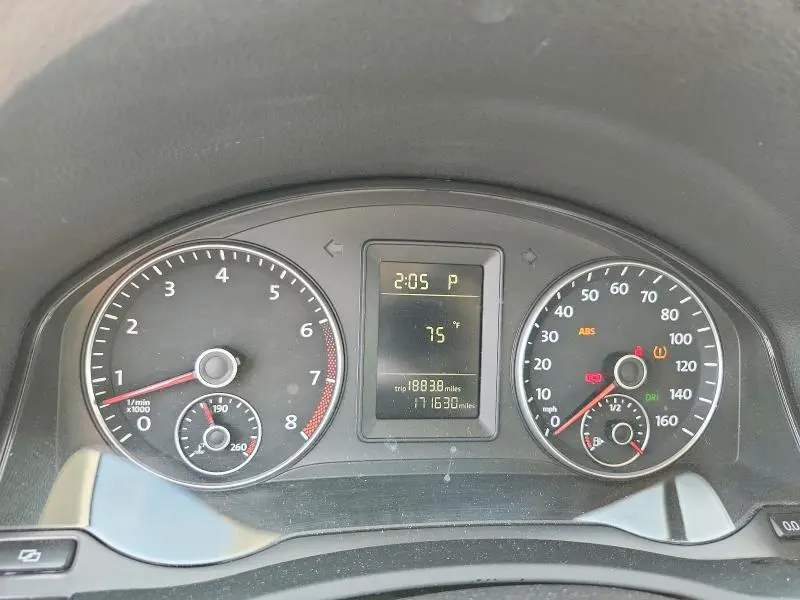2010 VOLKSWAGEN JETTA LIMITED  
