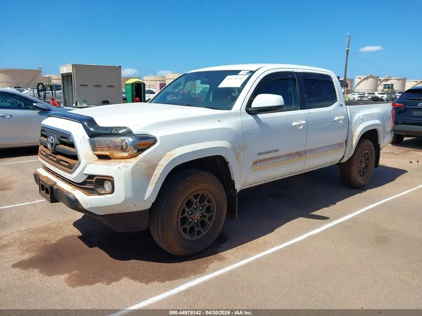 2017 TOYOTA TACOMA SR5 V6
