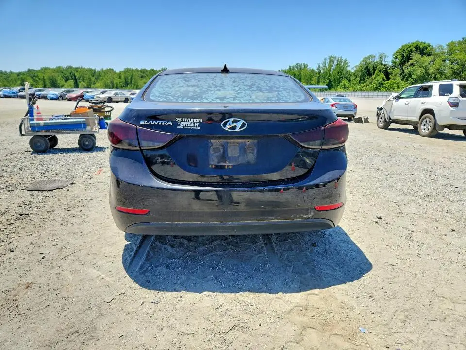 2016 HYUNDAI ELANTRA SE  
