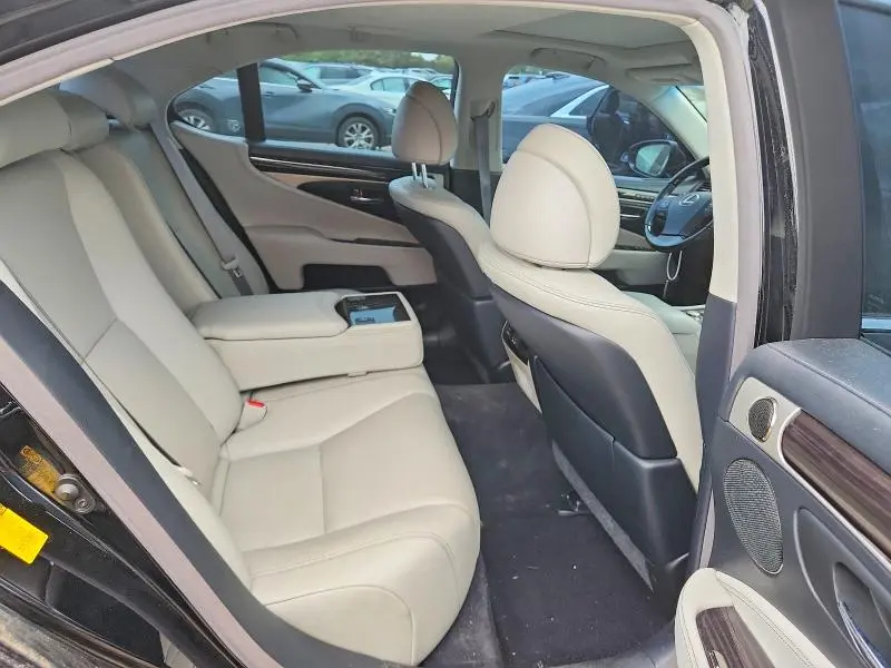 2013 LEXUS LS 460  