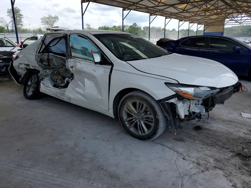 2016 TOYOTA CAMRY SE  