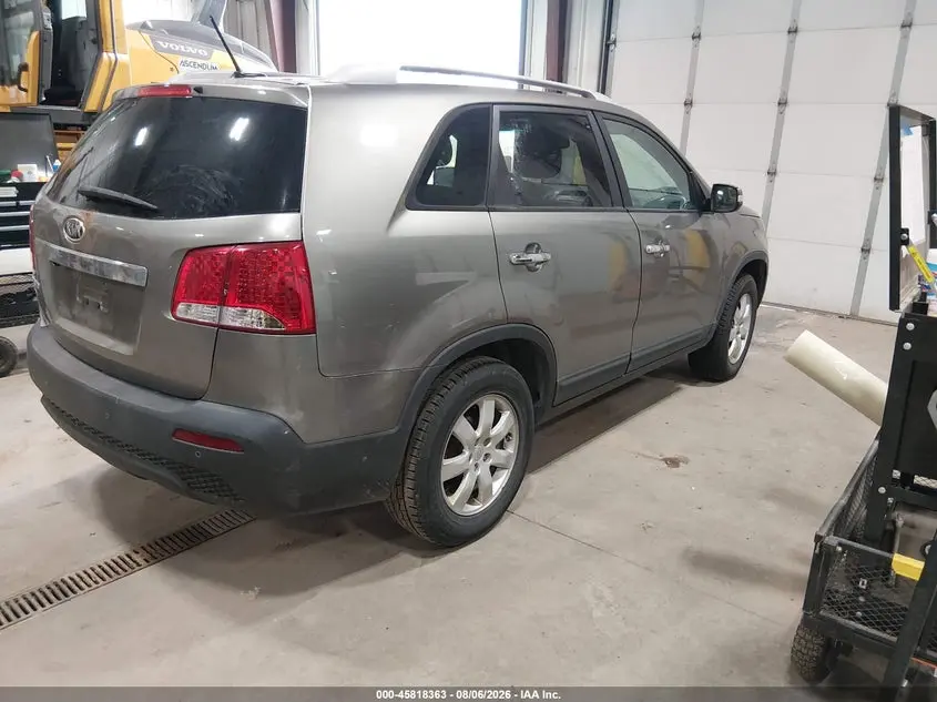 2011 KIA SORENTO LX