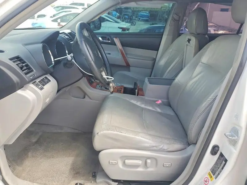 2010 TOYOTA HIGHLANDER LIMITED  