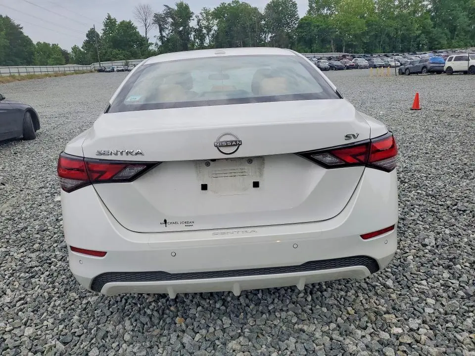 2024 NISSAN SENTRA SV  