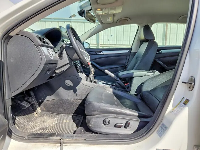 2013 VOLKSWAGEN PASSAT SE  