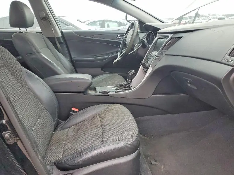 2012 HYUNDAI SONATA SE  