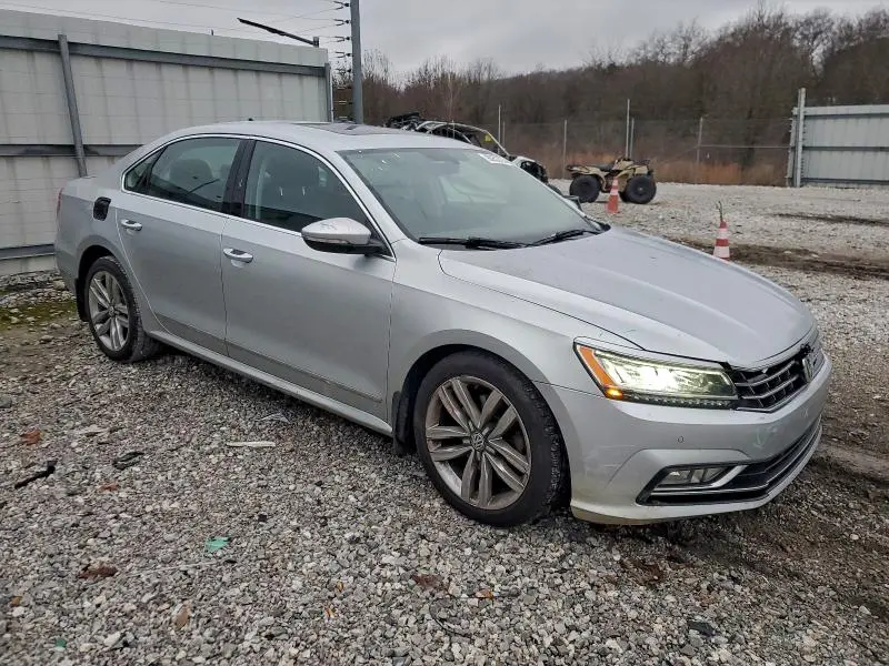 2017 VOLKSWAGEN PASSAT SE  