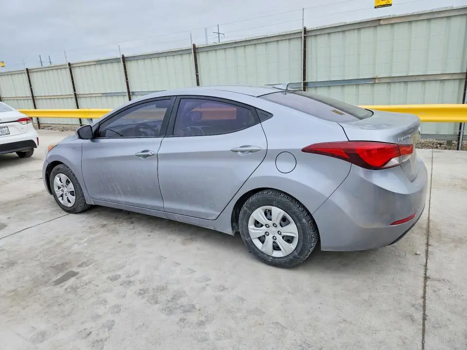 2016 HYUNDAI ELANTRA SE  