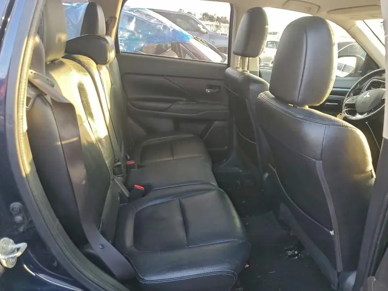 2017 MITSUBISHI OUTLANDER SE  